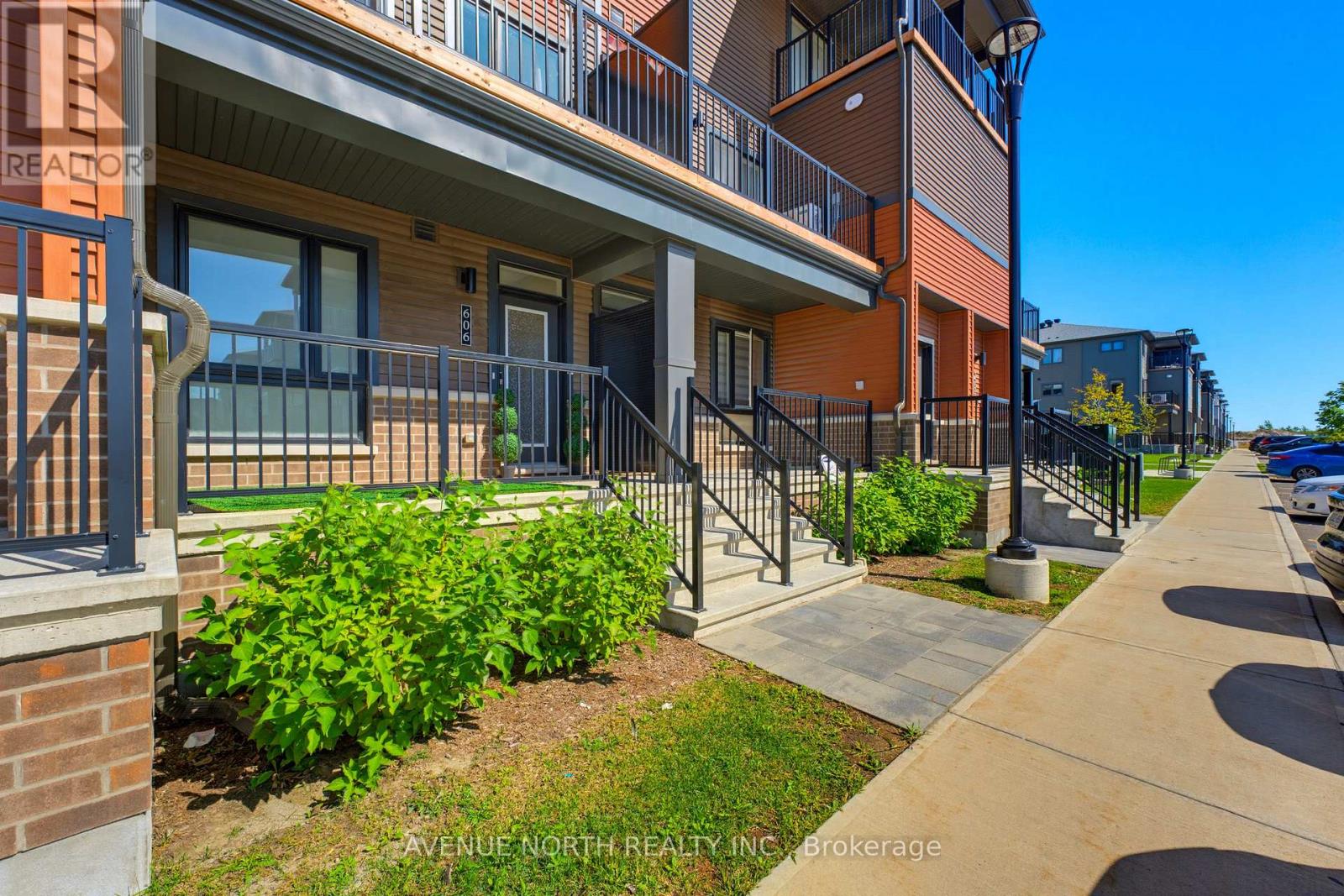 606 Parnian Private Property Photo 3