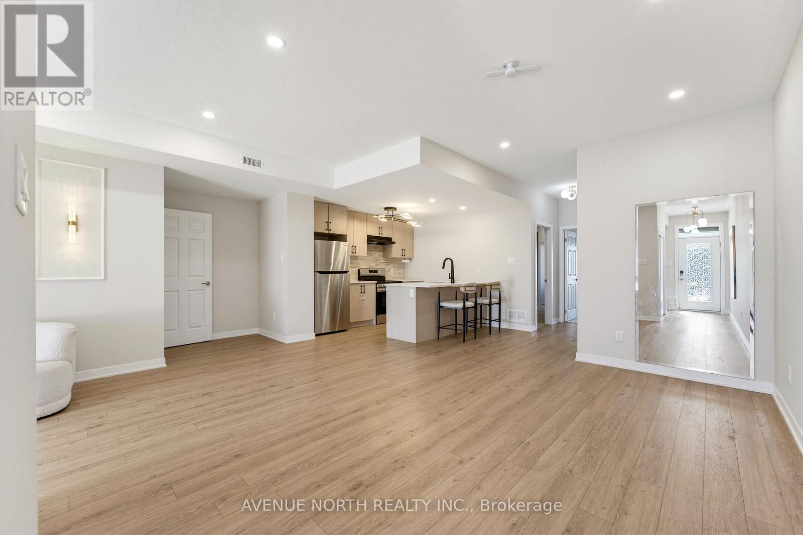 606 Parnian Private Property Photo 8