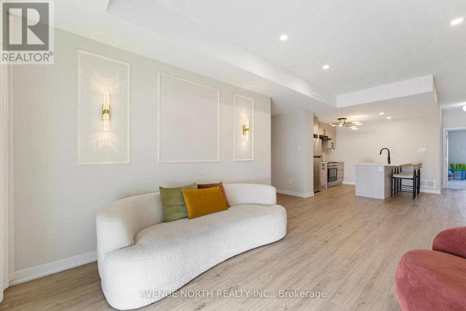 606 Parnian Private Property Photo 20