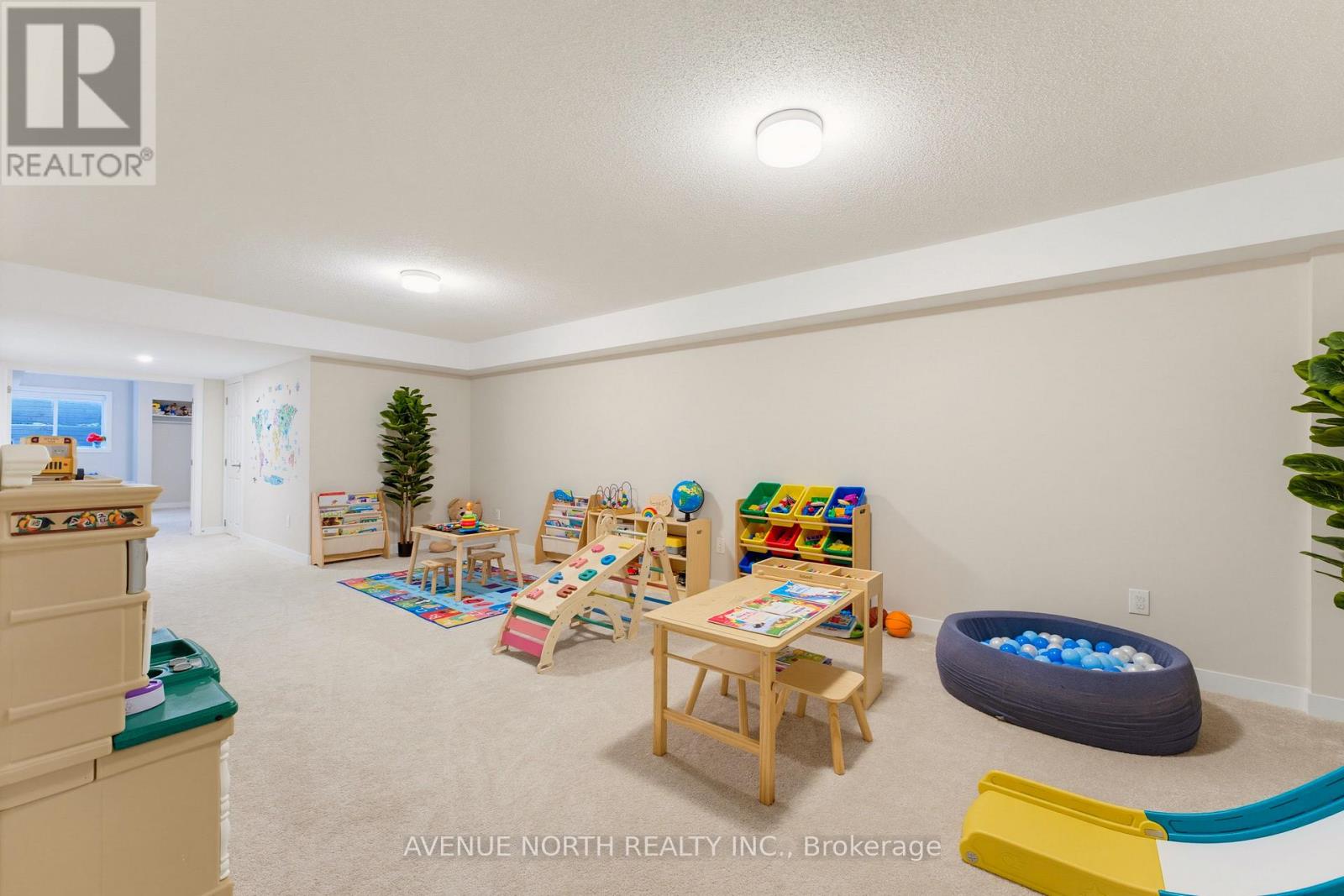 606 Parnian Private Property Photo 28