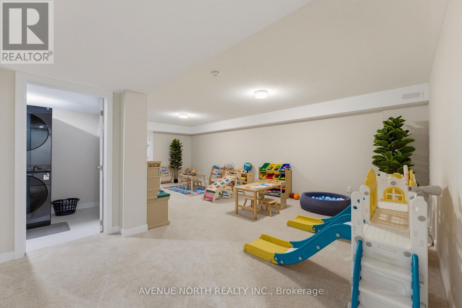 606 Parnian Private Property Photo 29