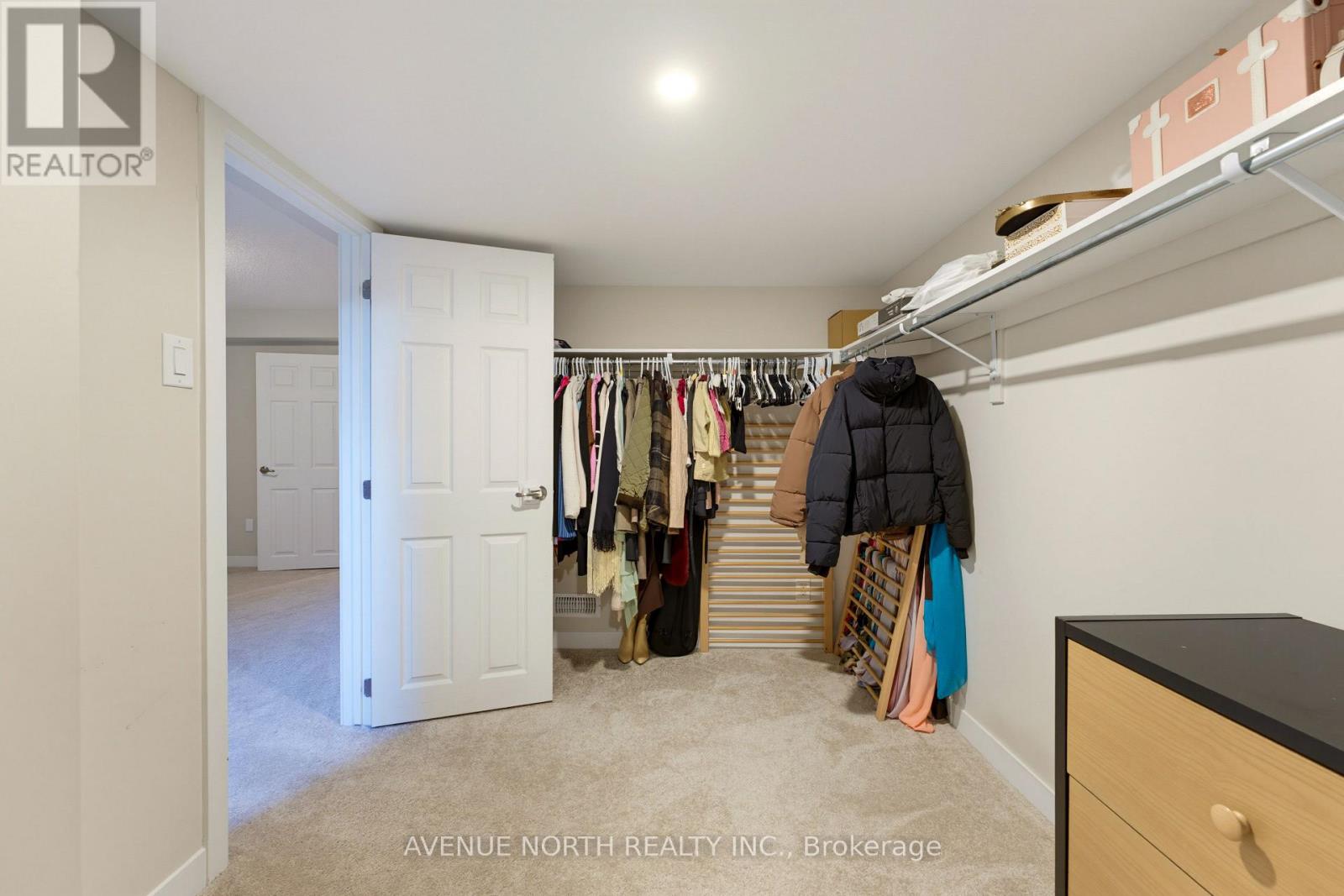 606 Parnian Private Property Photo 36