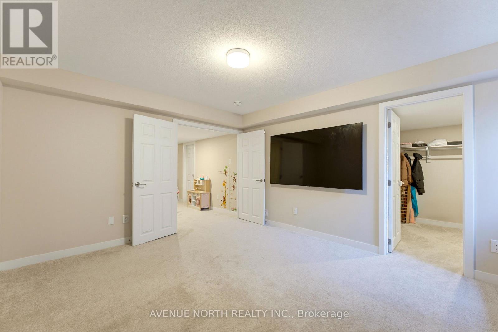 606 Parnian Private Property Photo 37