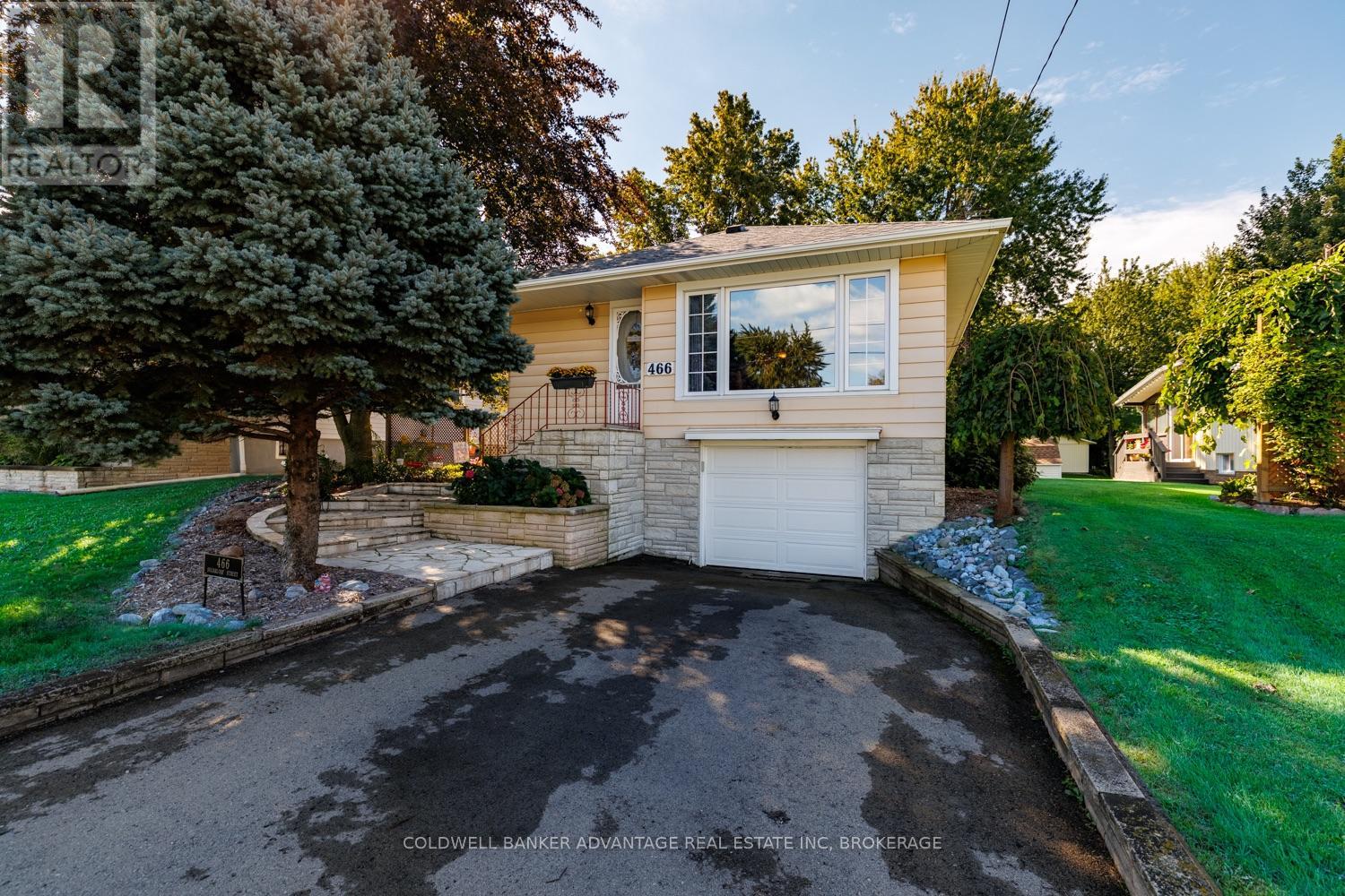 466 Sugarloaf Street Property Photo 1