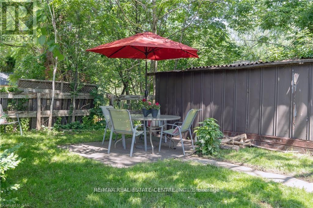 2 - 61 Mccalla Drive Property Photo 12