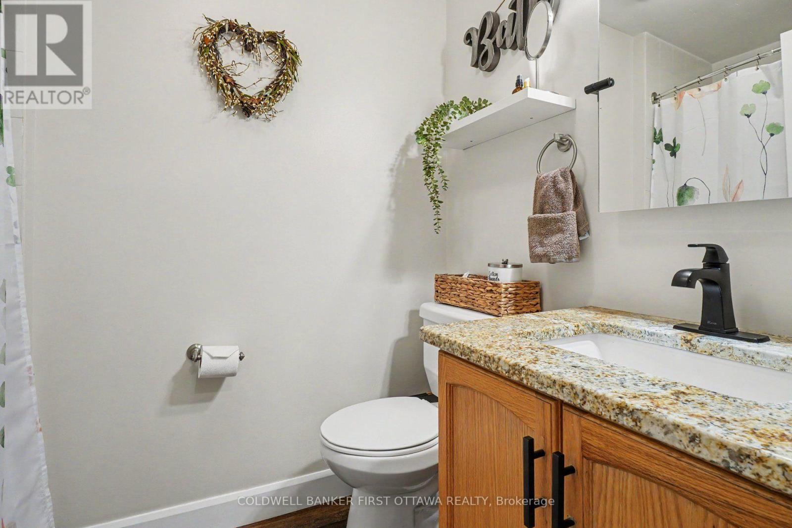 6 Bathurst Road Property Photo 24