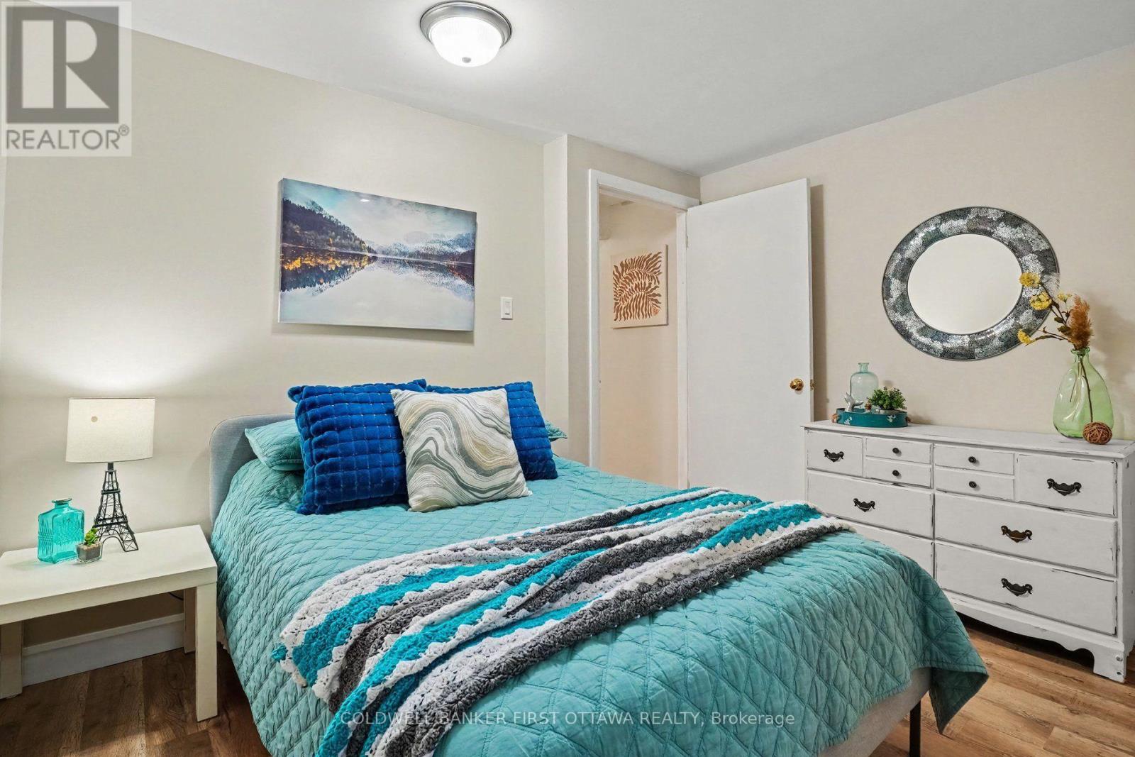 6 Bathurst Road Property Photo 28