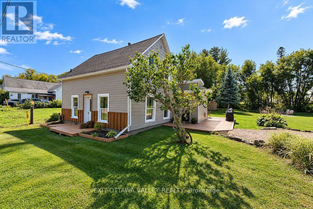 733 Calvin Road Property Photo 1