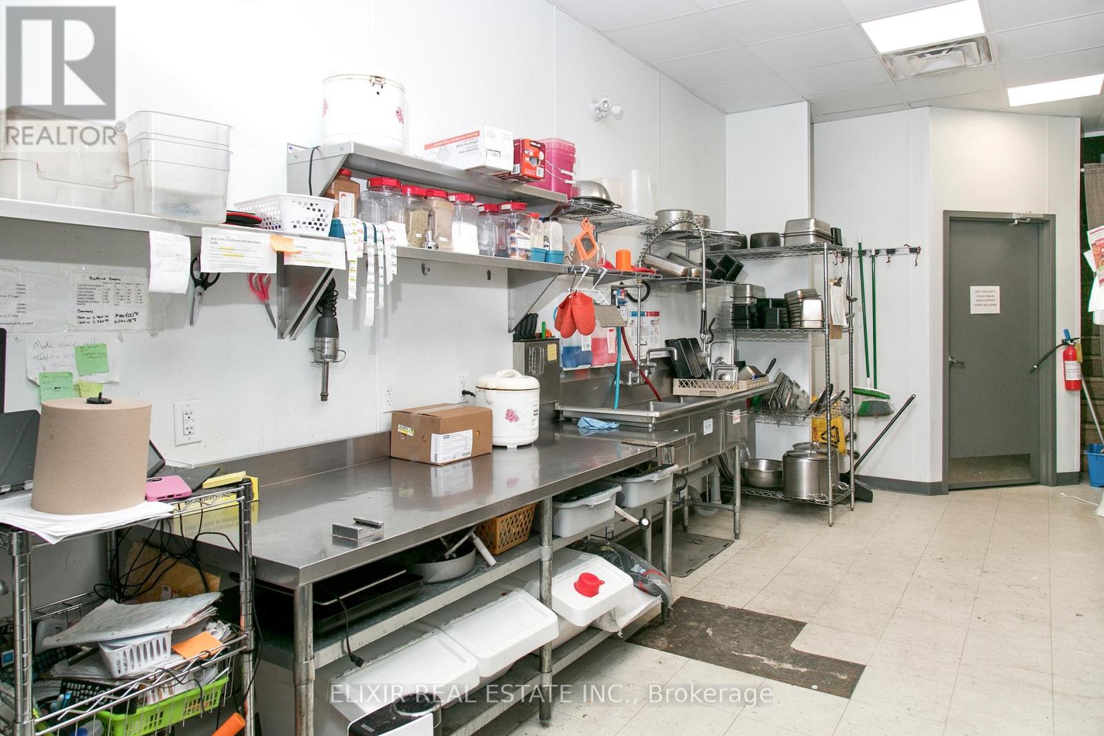 337 Ouellette Avenue Property Photo 15