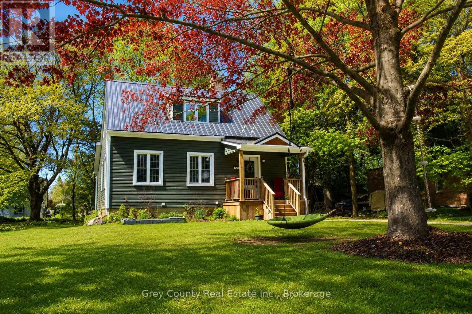 120 Mark Street W Property Photo 3