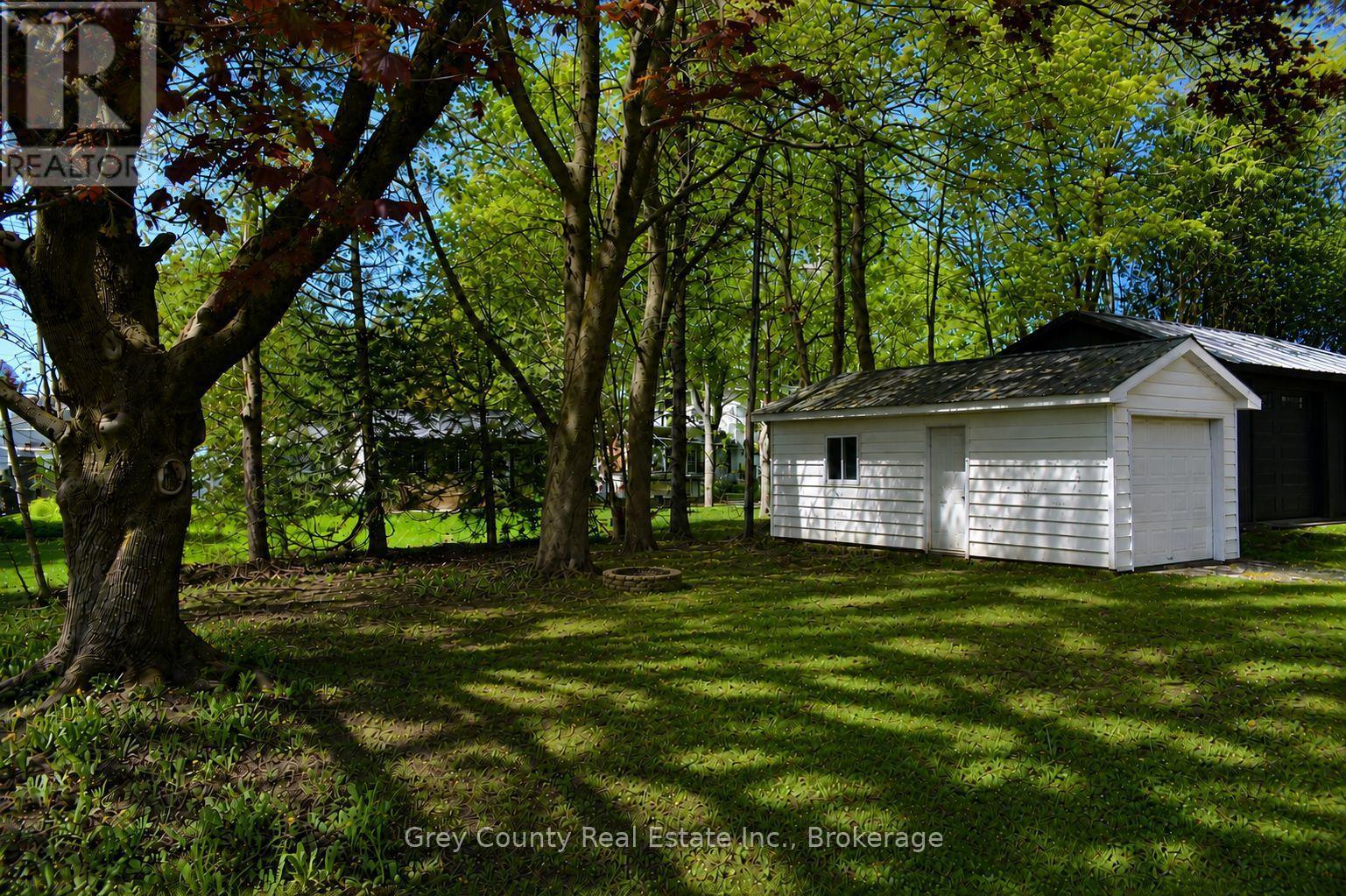 120 Mark Street W Property Photo 6