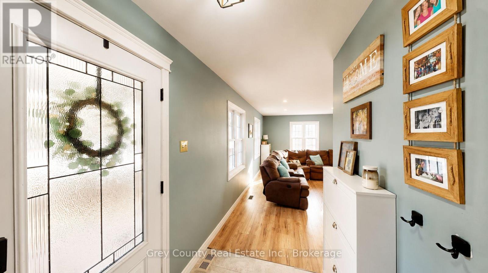120 Mark Street W Property Photo 13