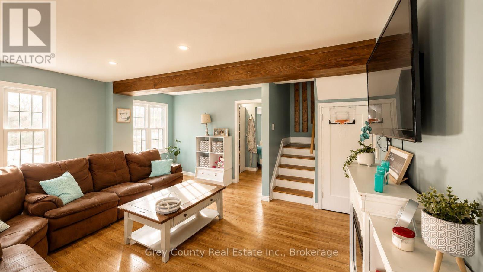 120 Mark Street W Property Photo 16
