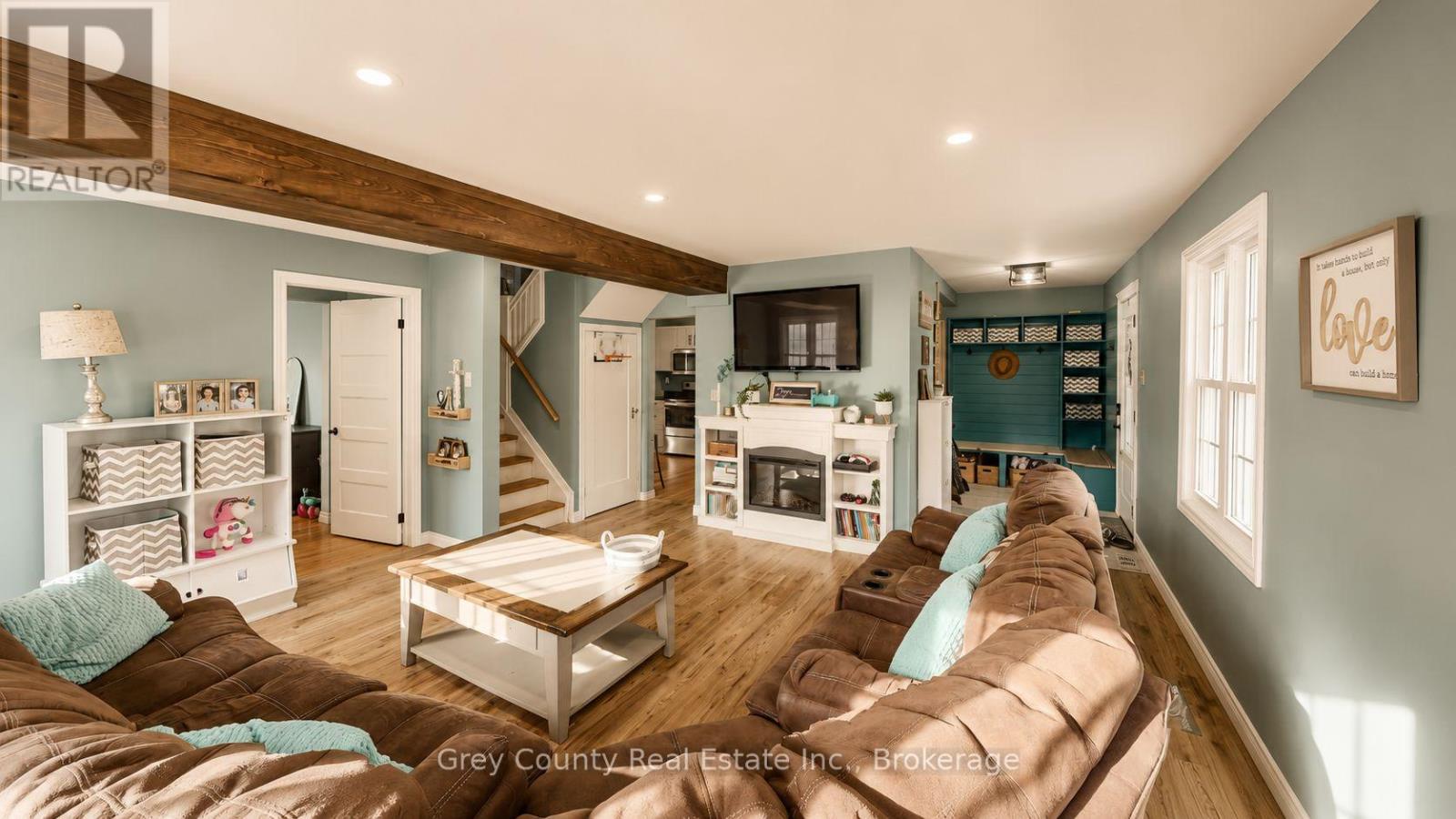 120 Mark Street W Property Photo 18