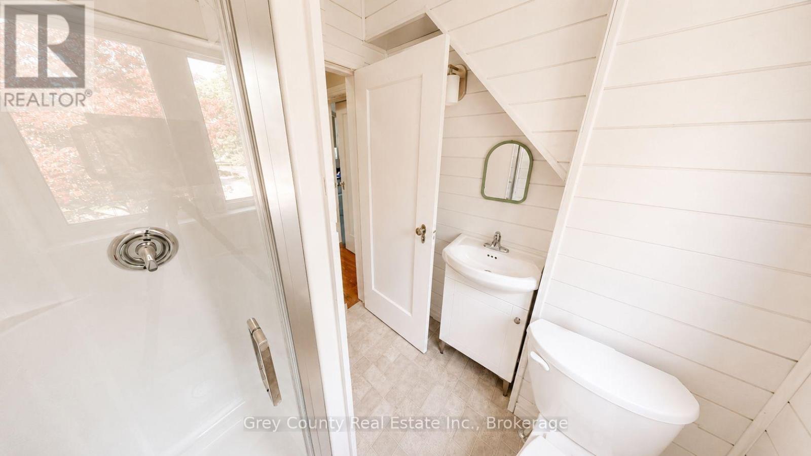 120 Mark Street W Property Photo 42