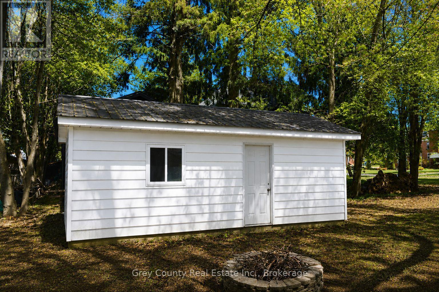 120 Mark Street W Property Photo 45