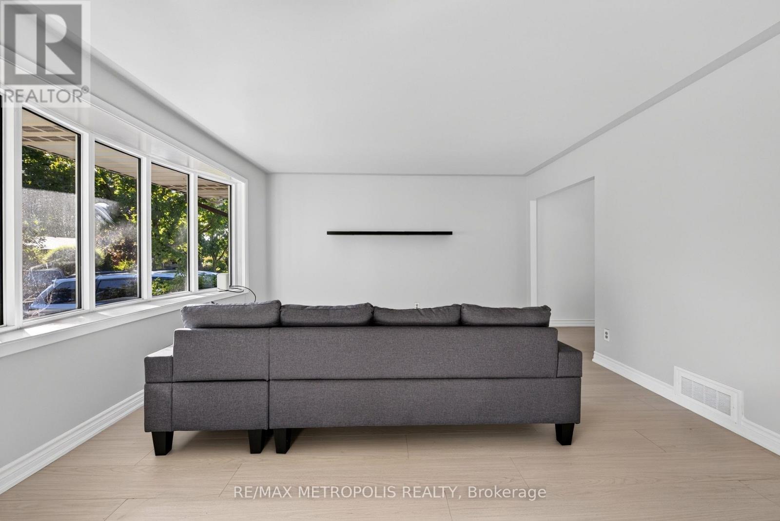 338 Millbank Drive Property Photo 10