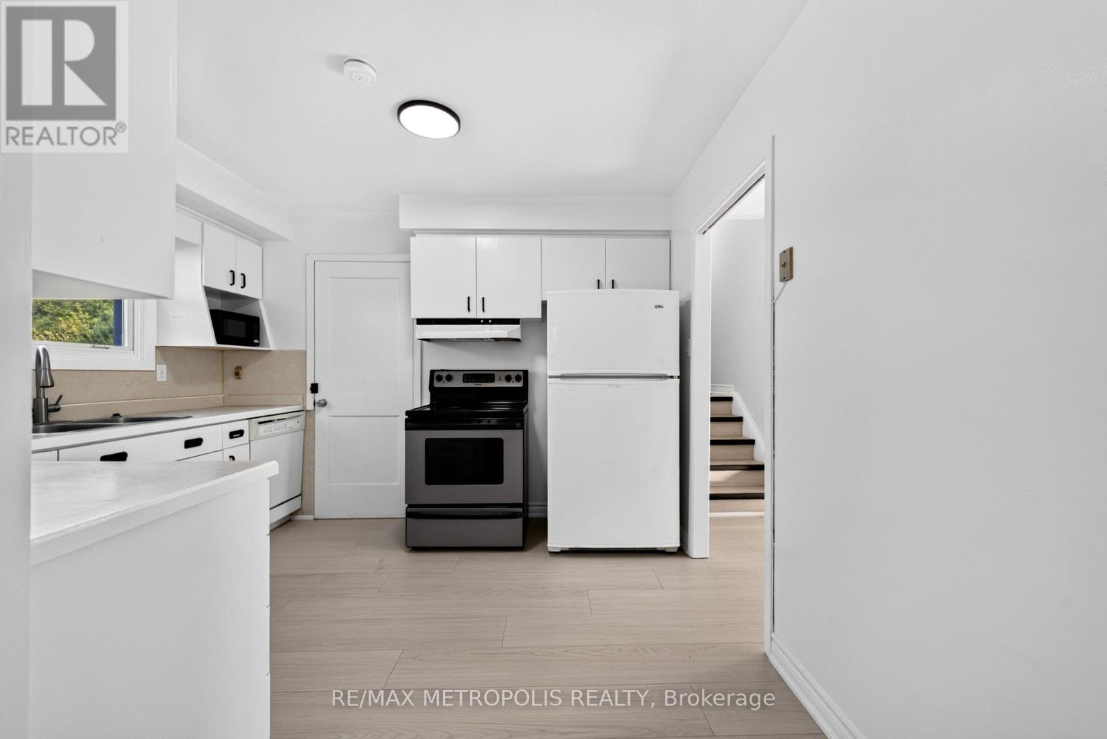 338 Millbank Drive Property Photo 15