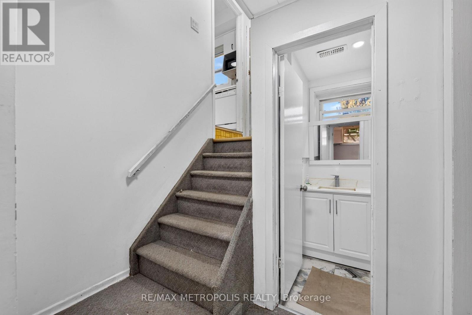 338 Millbank Drive Property Photo 31