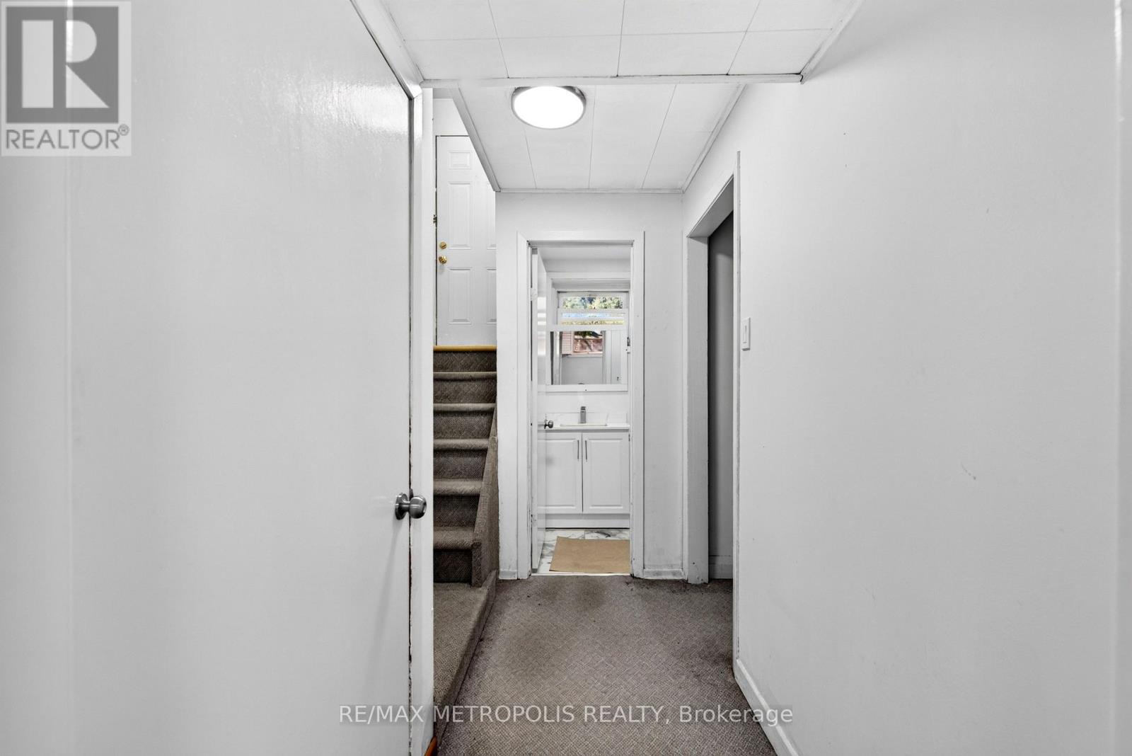 338 Millbank Drive Property Photo 33