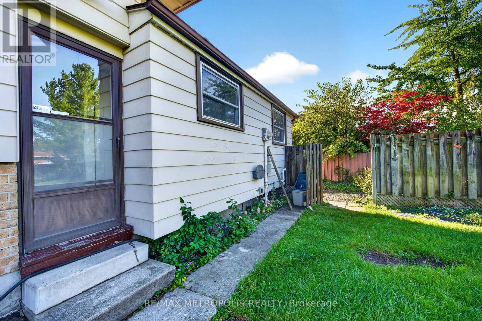 338 Millbank Drive Property Photo 37