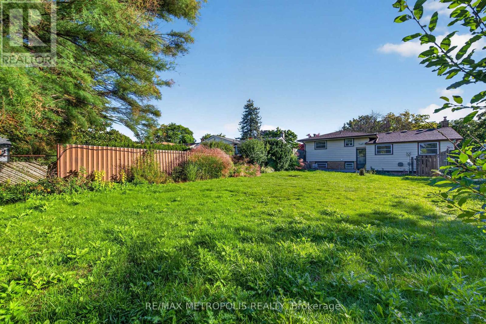 338 Millbank Drive Property Photo 43