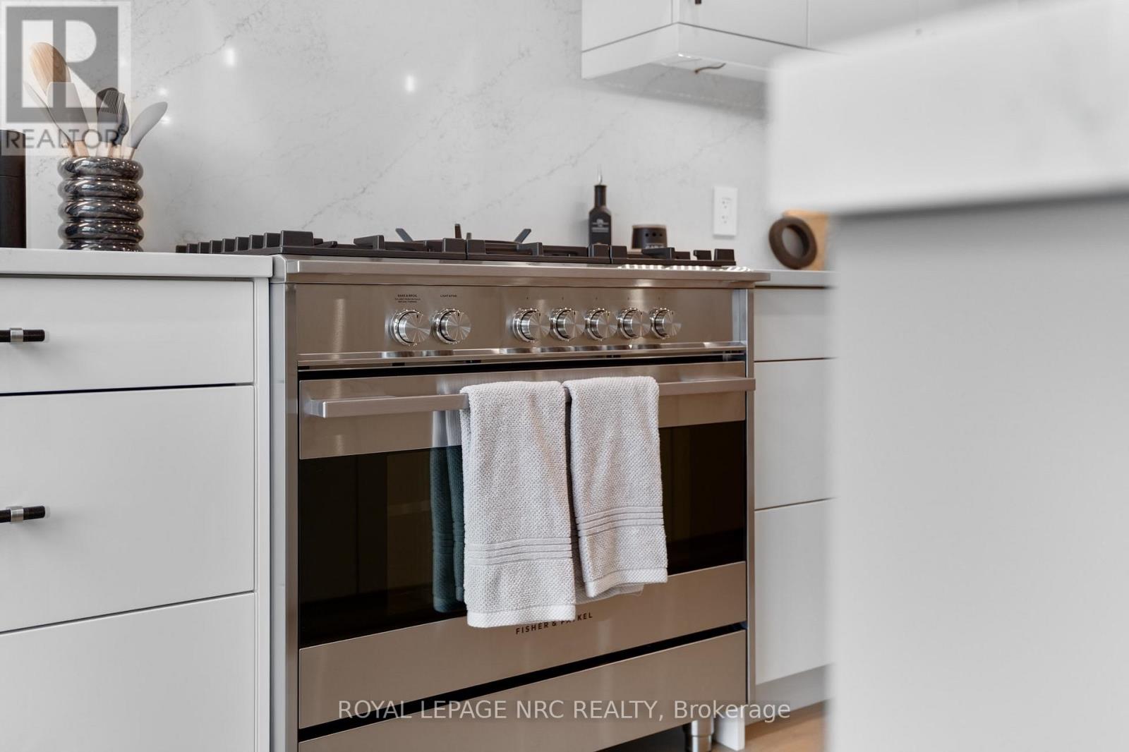 100 Moody Street Property Photo 16