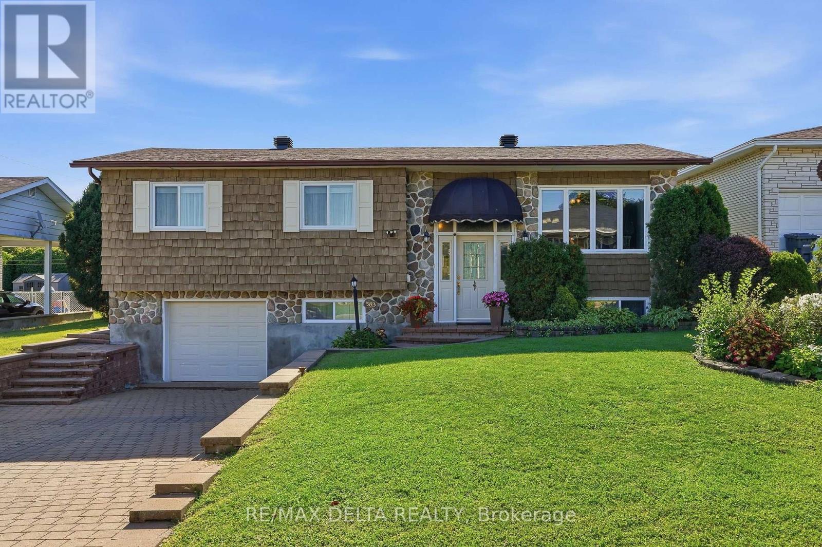 583 THERIAULT STREET Property Photo 1