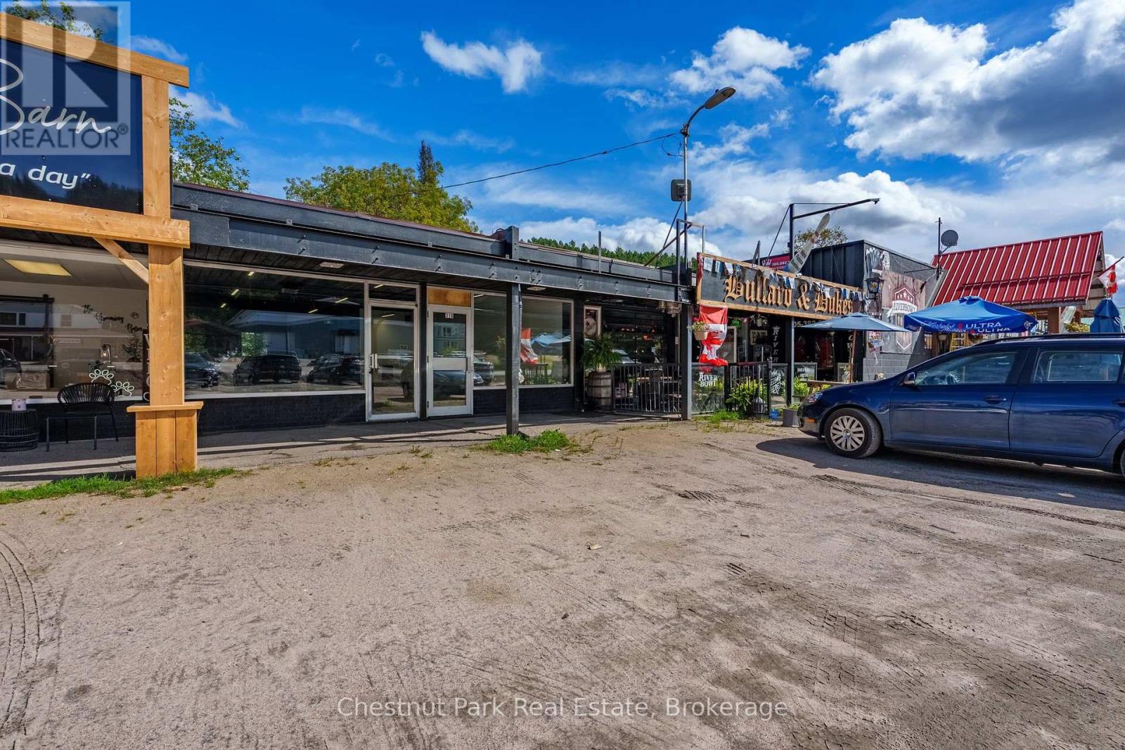 318 Ontario Street Property Photo 6
