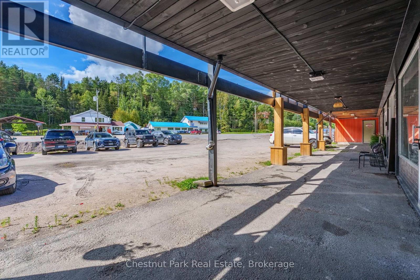318 Ontario Street Property Photo 8