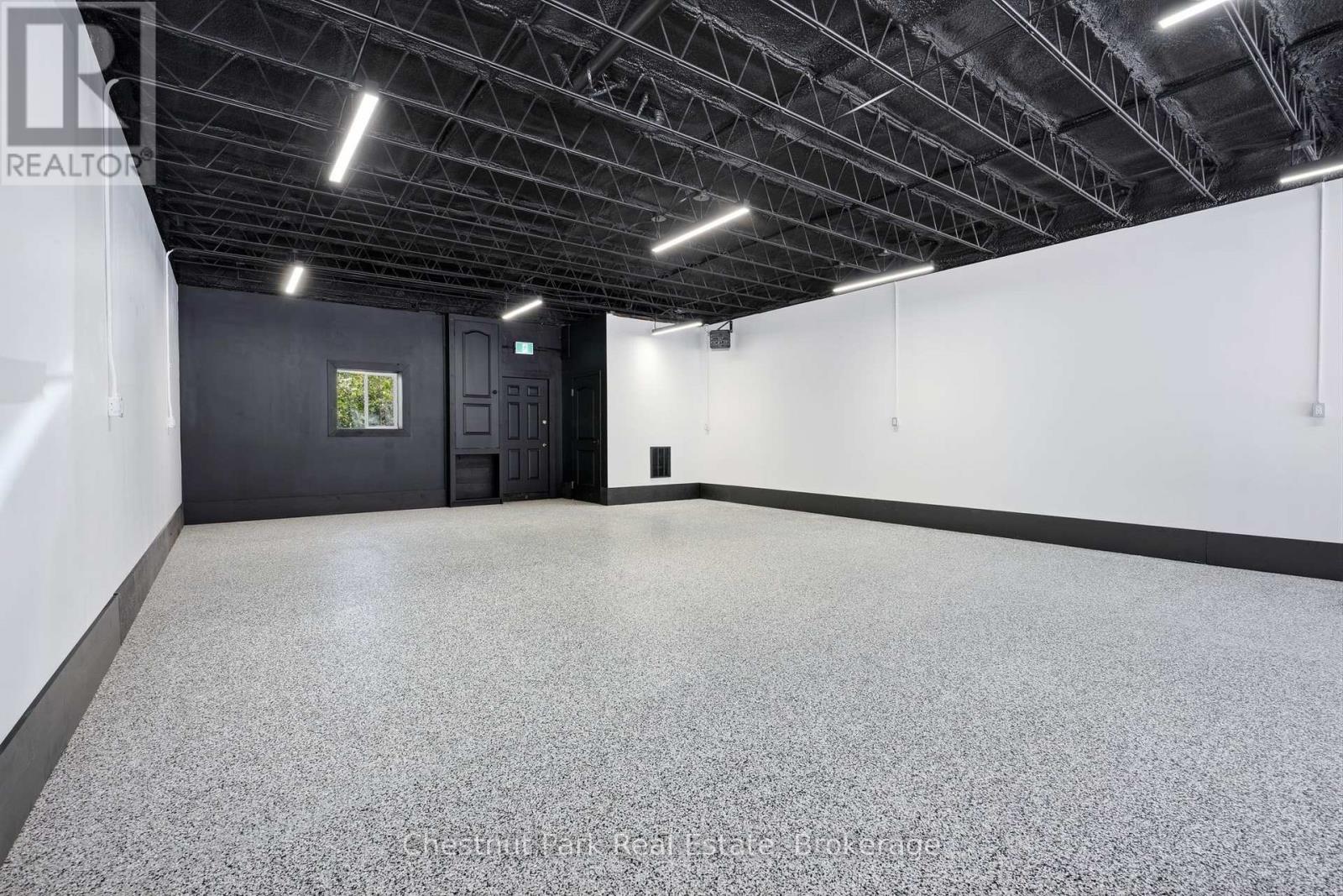 318 Ontario Street Property Photo 10