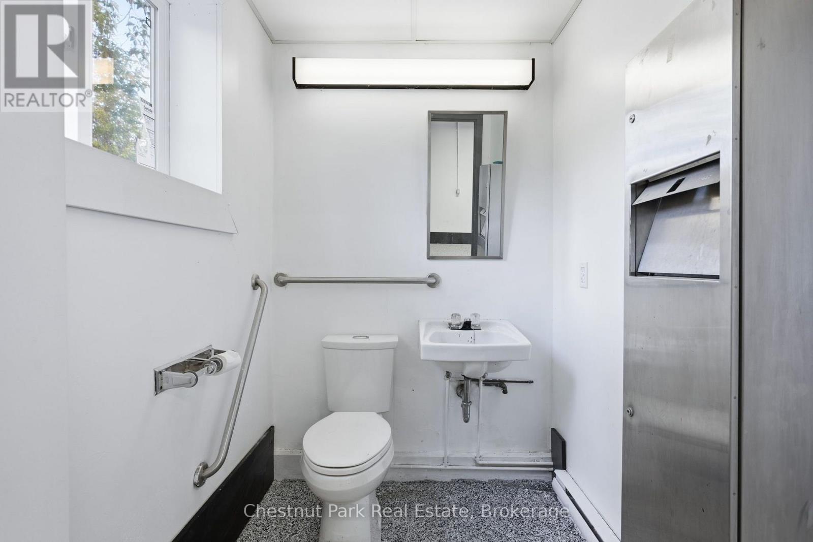 318 Ontario Street Property Photo 14