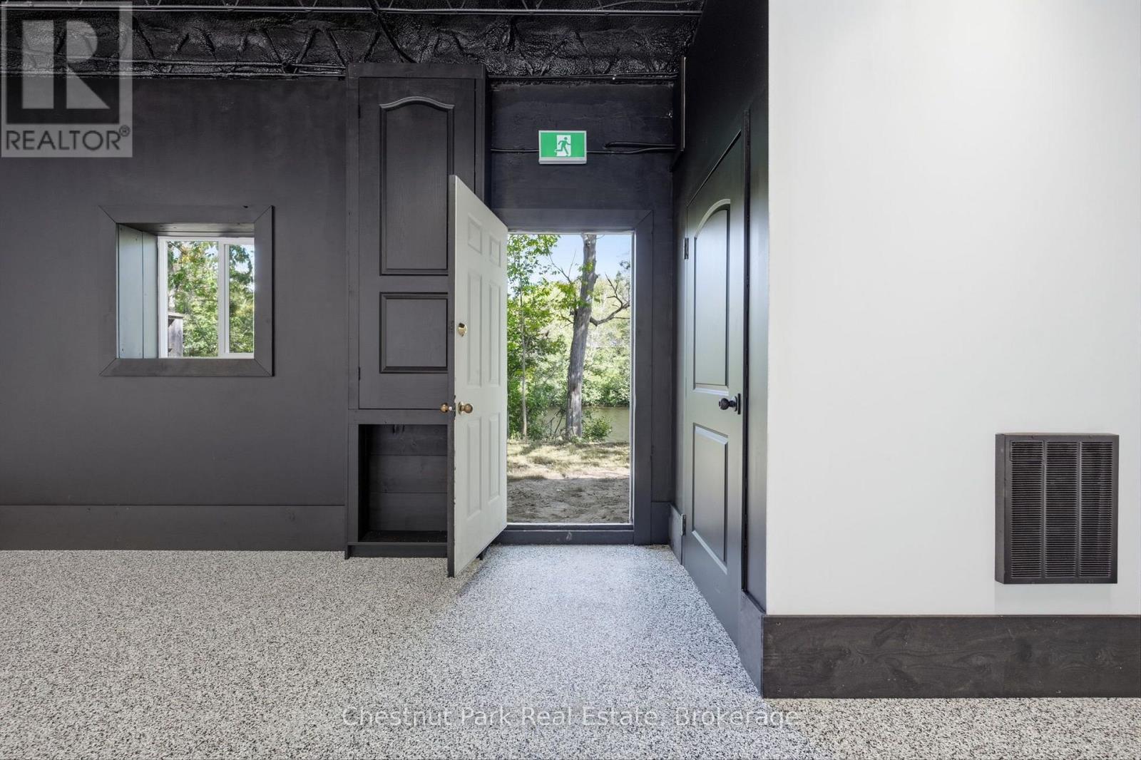 318 Ontario Street Property Photo 15
