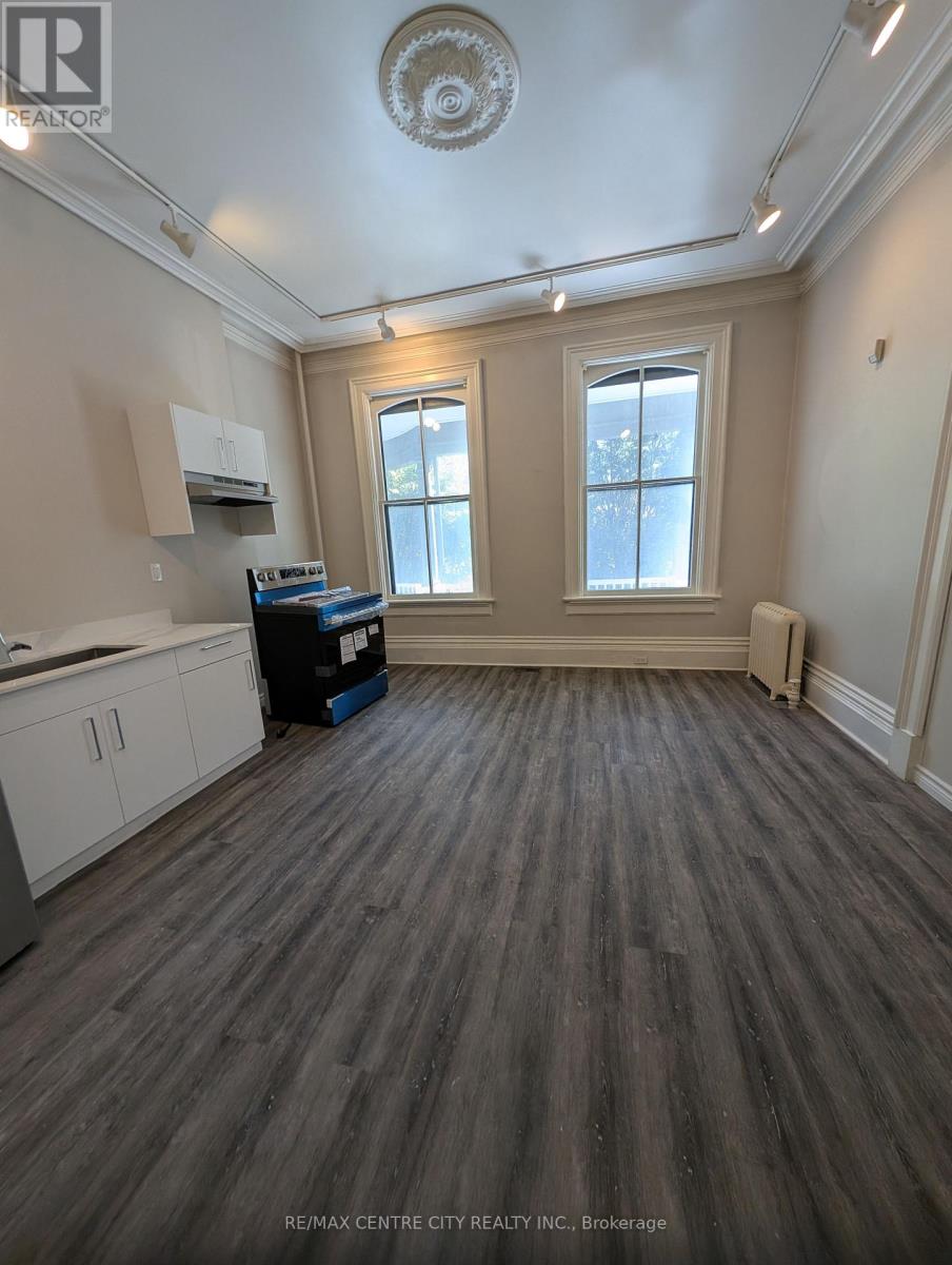 1 - 474 King Street Property Photo 2