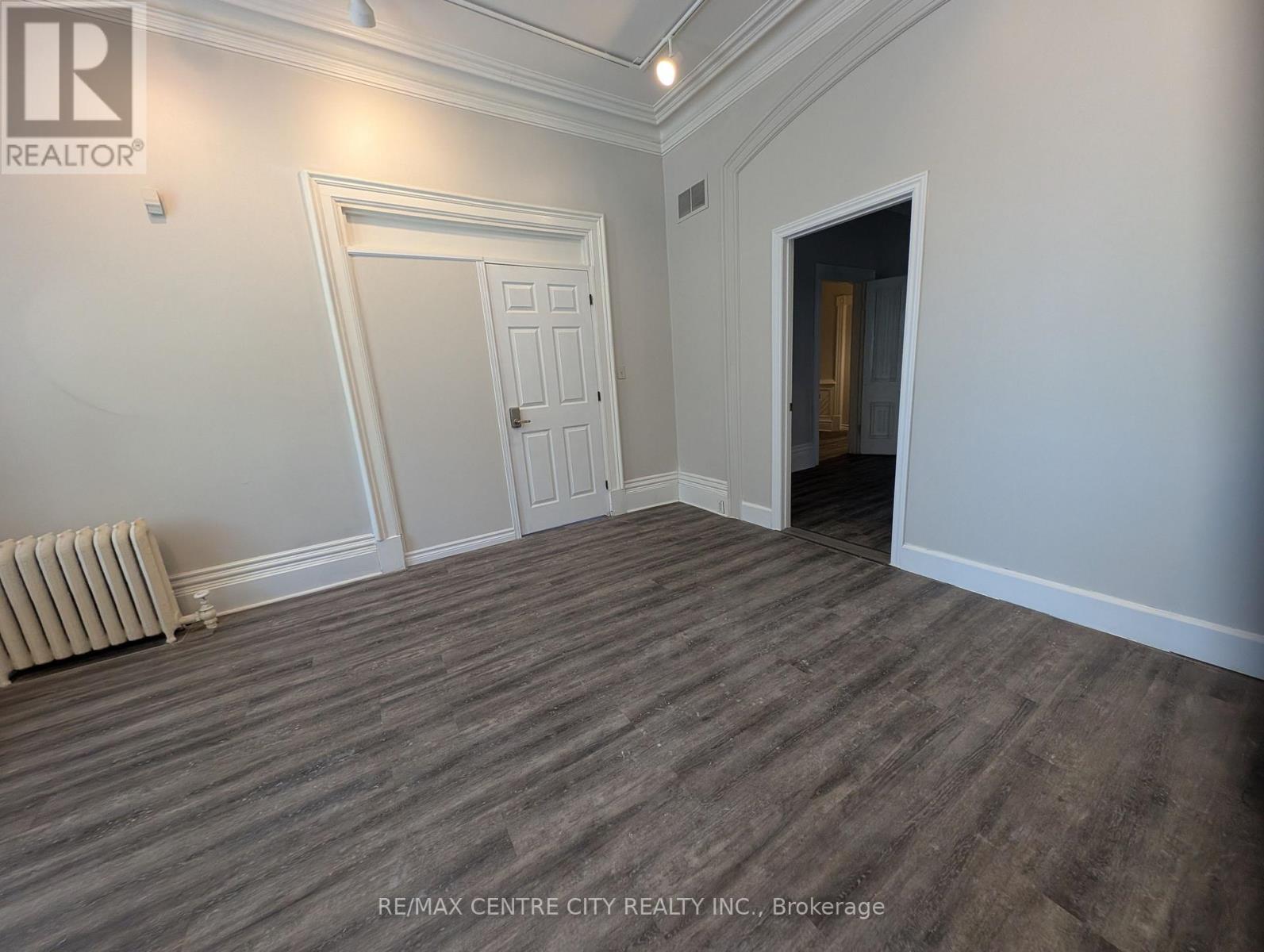 1 - 474 King Street Property Photo 5