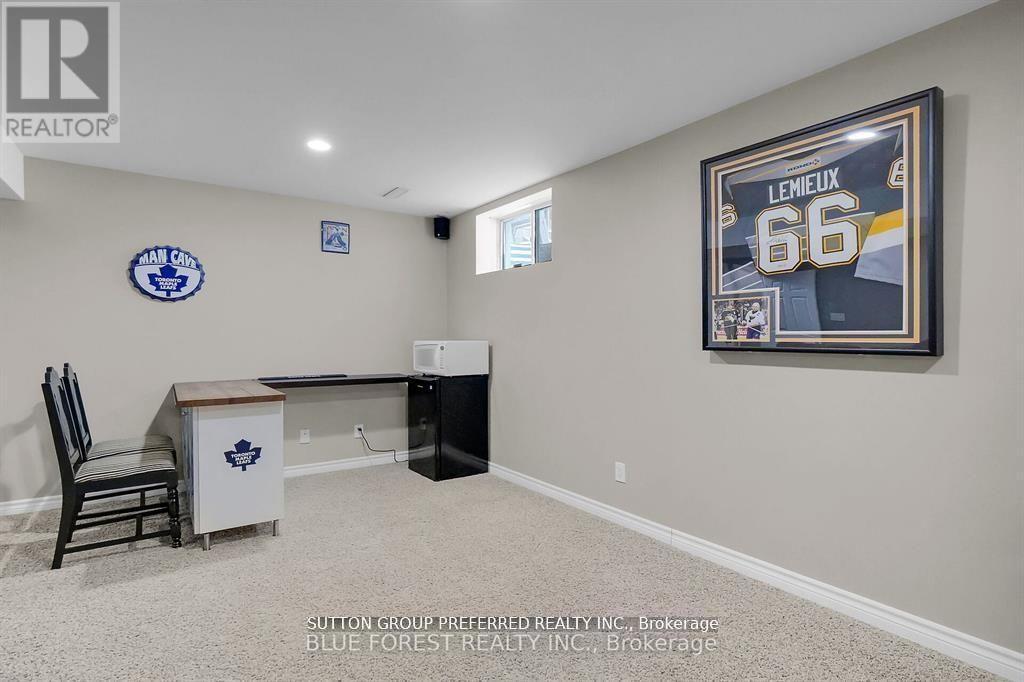 284 Exmouth Circle Property Photo 18