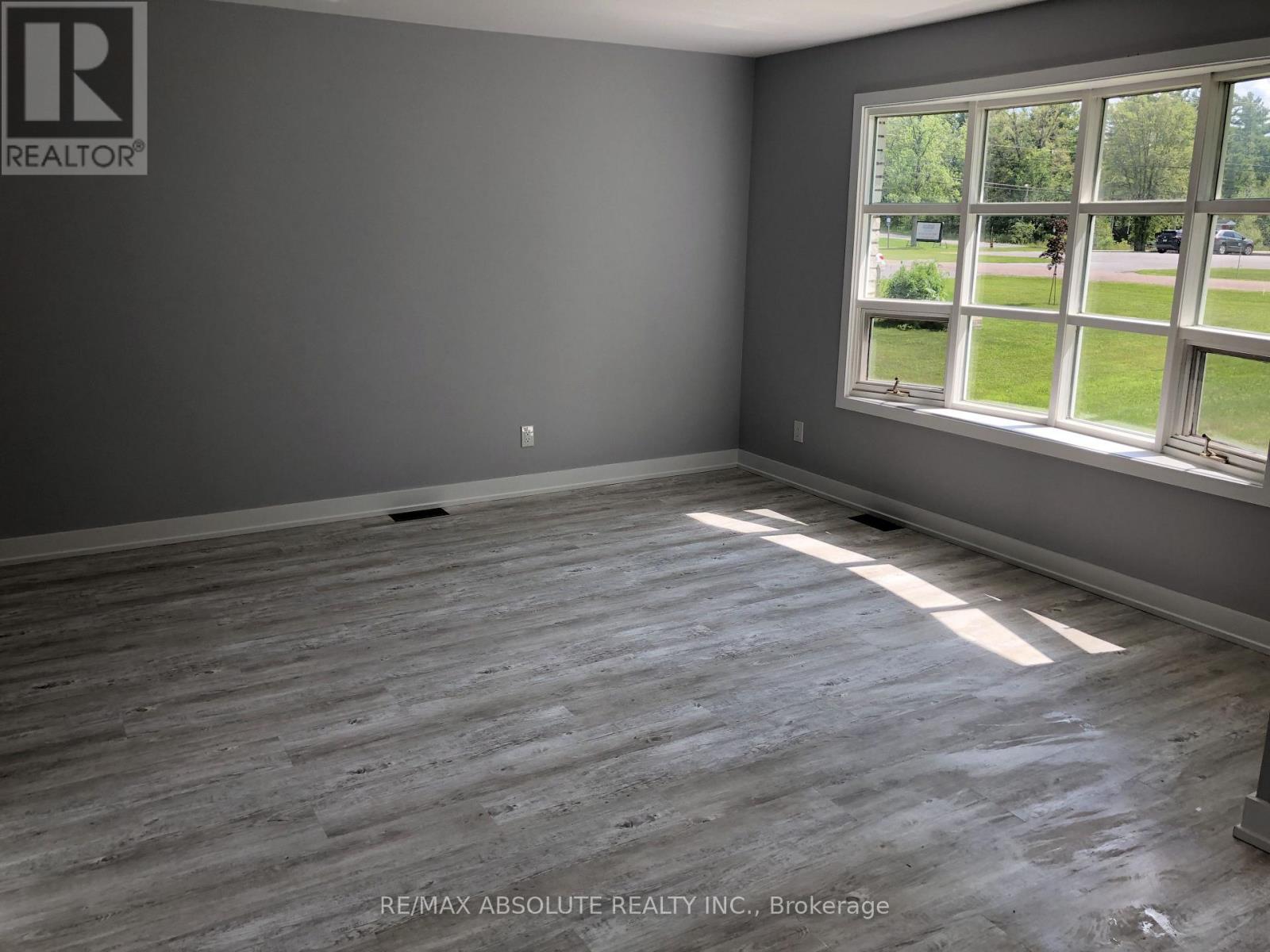 1112 Francis Street Property Photo 4
