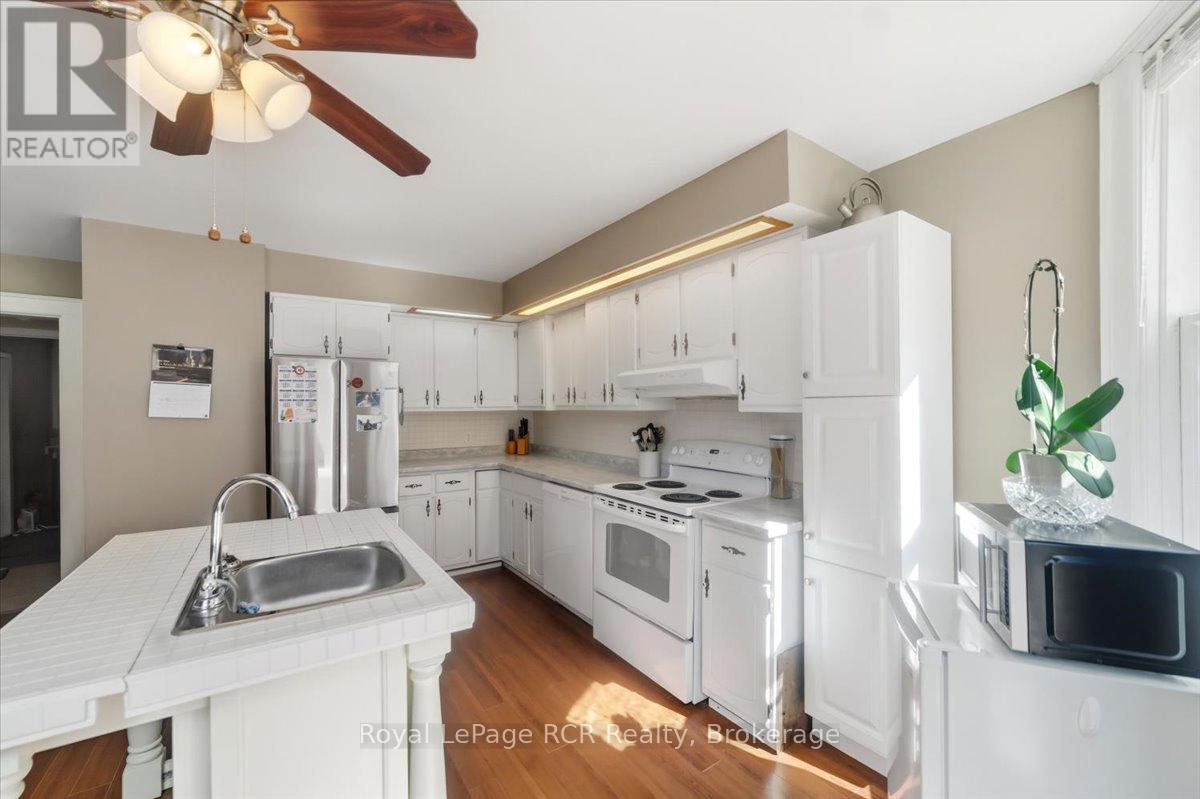 271 7th Street E Property Photo 10