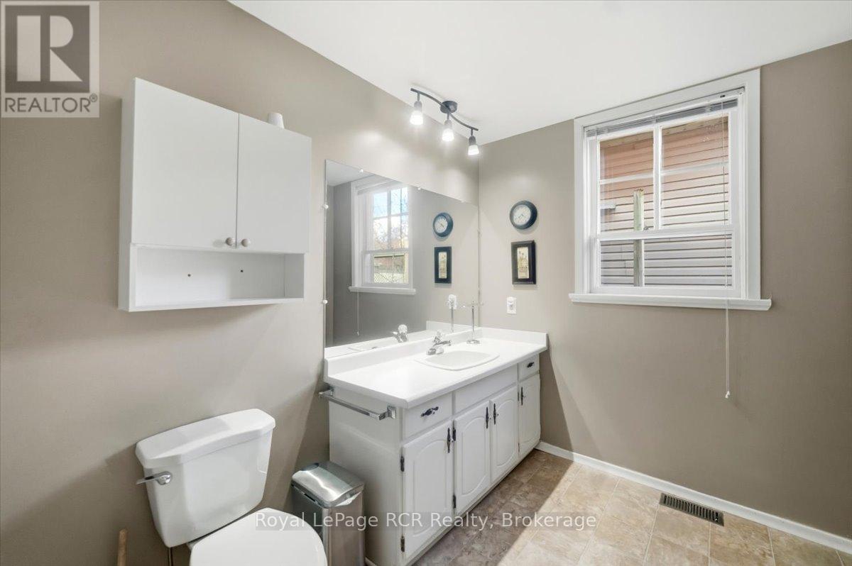271 7th Street E Property Photo 14