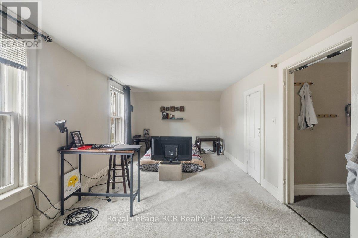 271 7th Street E Property Photo 19