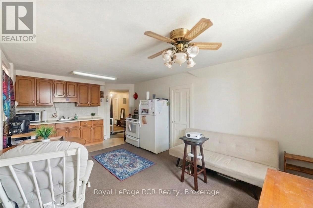 271 7th Street E Property Photo 21