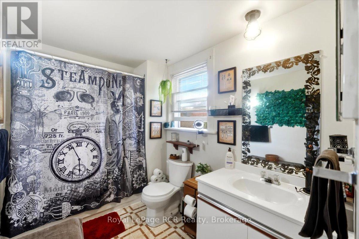 271 7th Street E Property Photo 23