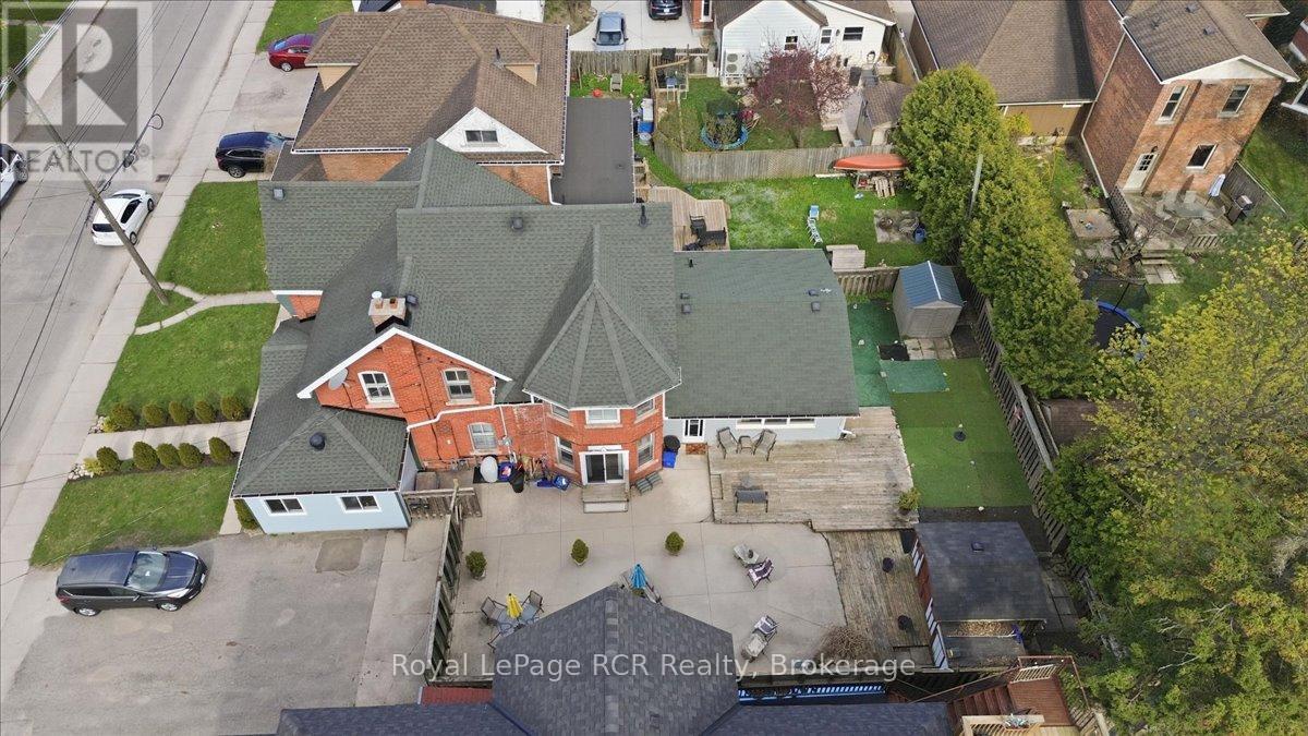 271 7th Street E Property Photo 32