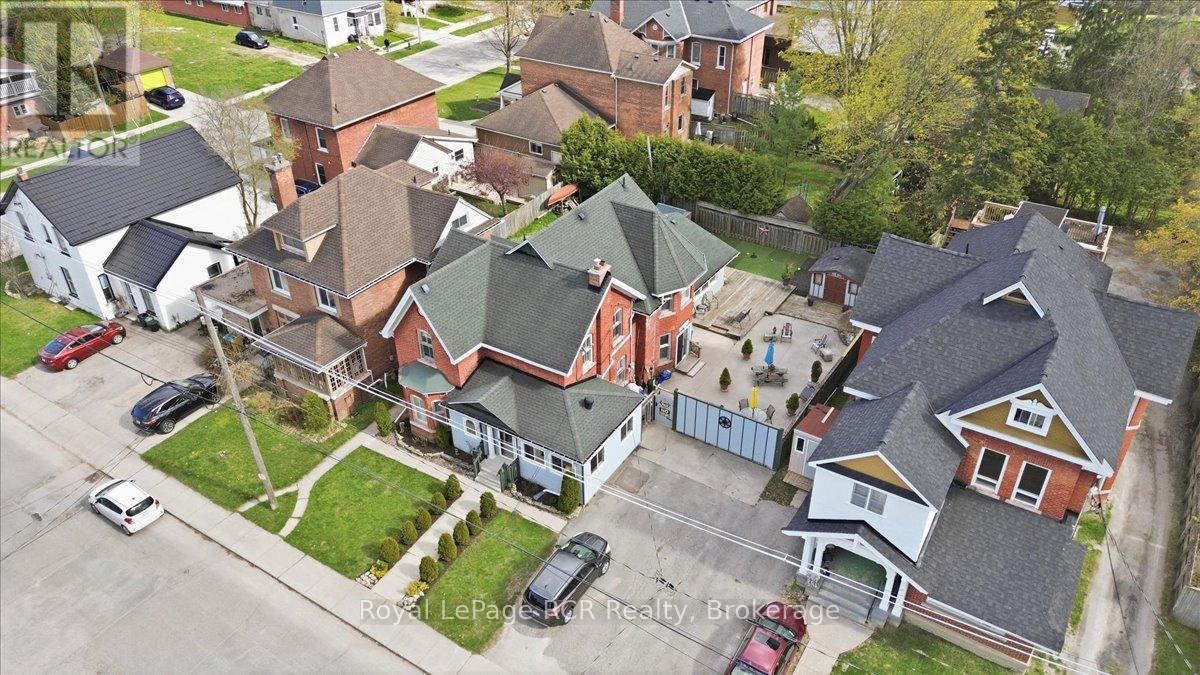 271 7th Street E Property Photo 33