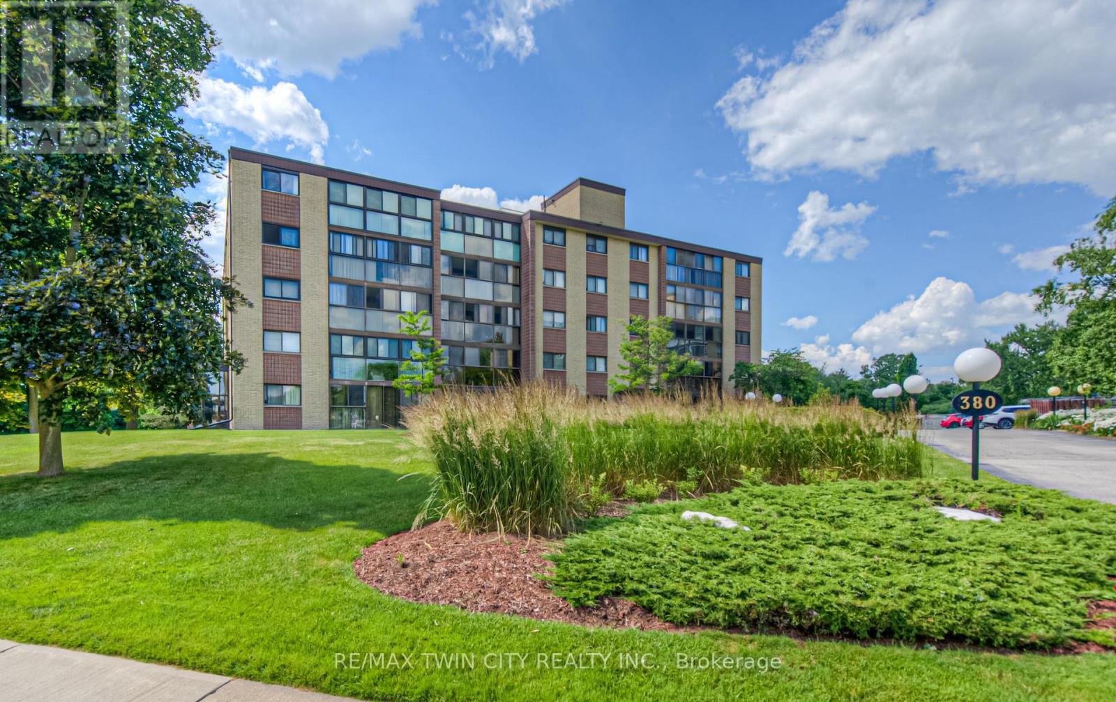 205 - 380 Champlain Boulevard Property Photo 2