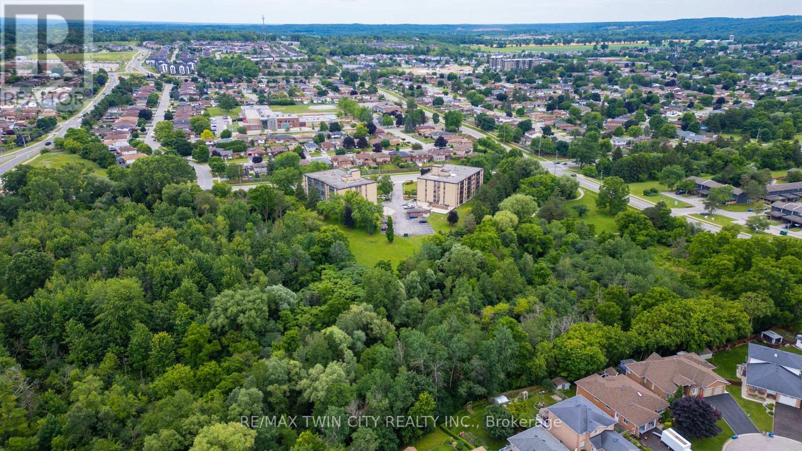 205 - 380 Champlain Boulevard Property Photo 4
