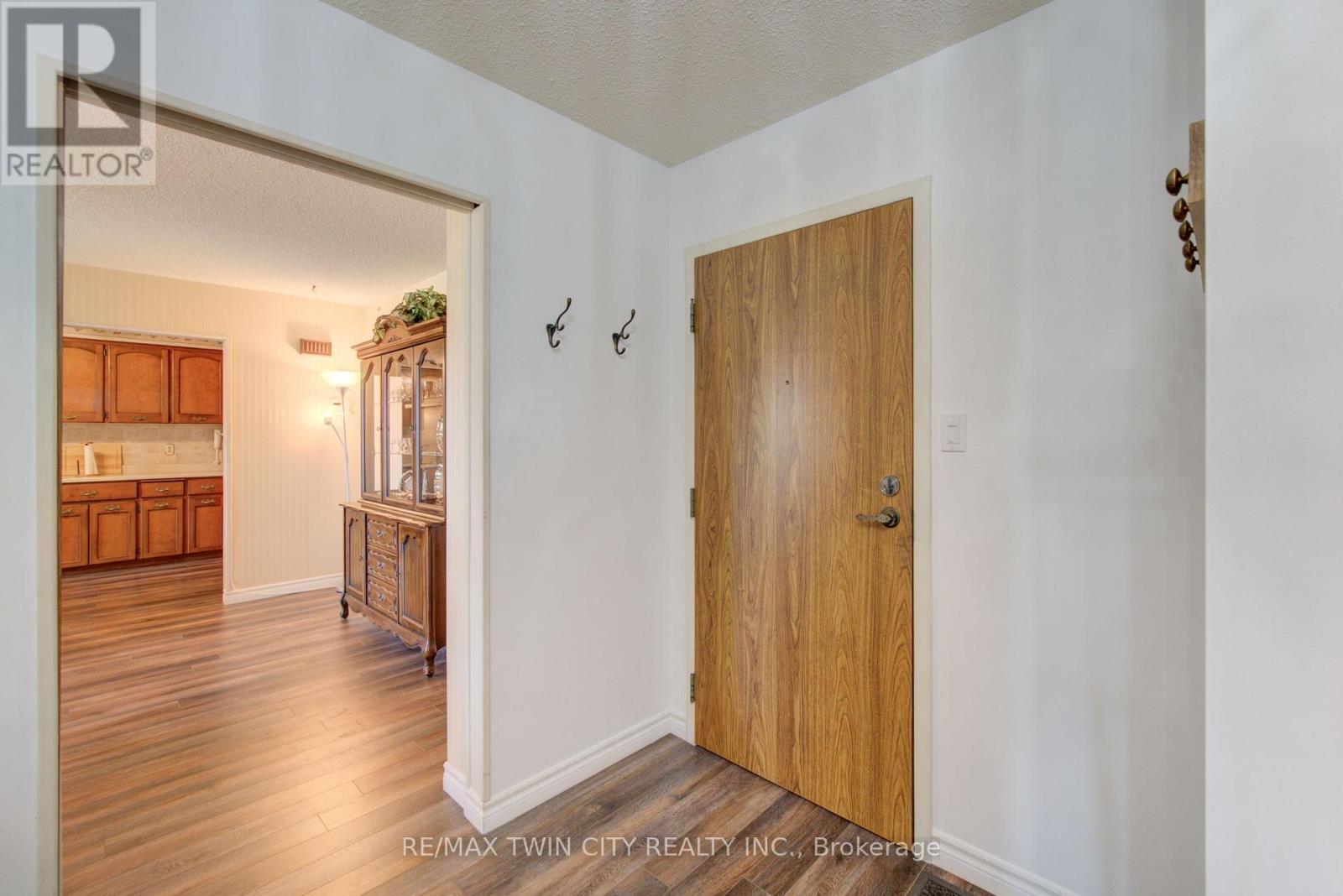 205 - 380 Champlain Boulevard Property Photo 8