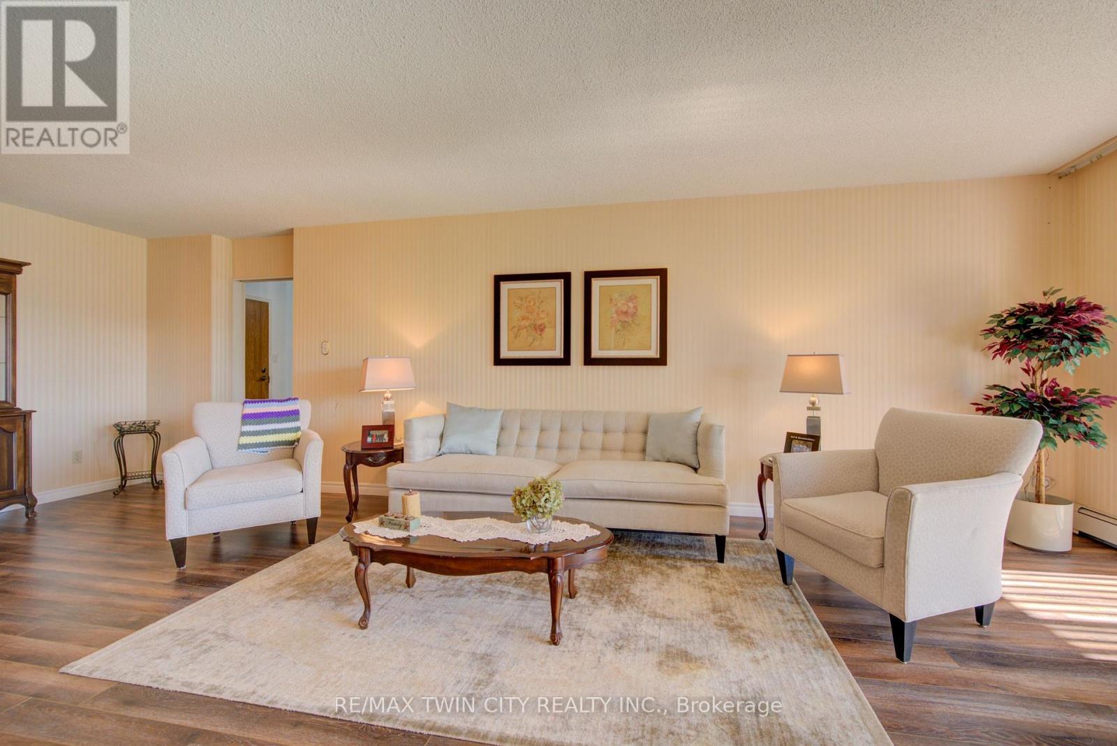 205 - 380 Champlain Boulevard Property Photo 13