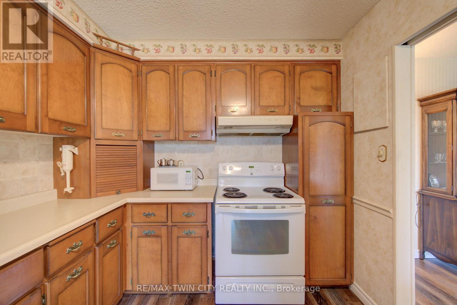 205 - 380 Champlain Boulevard Property Photo 18