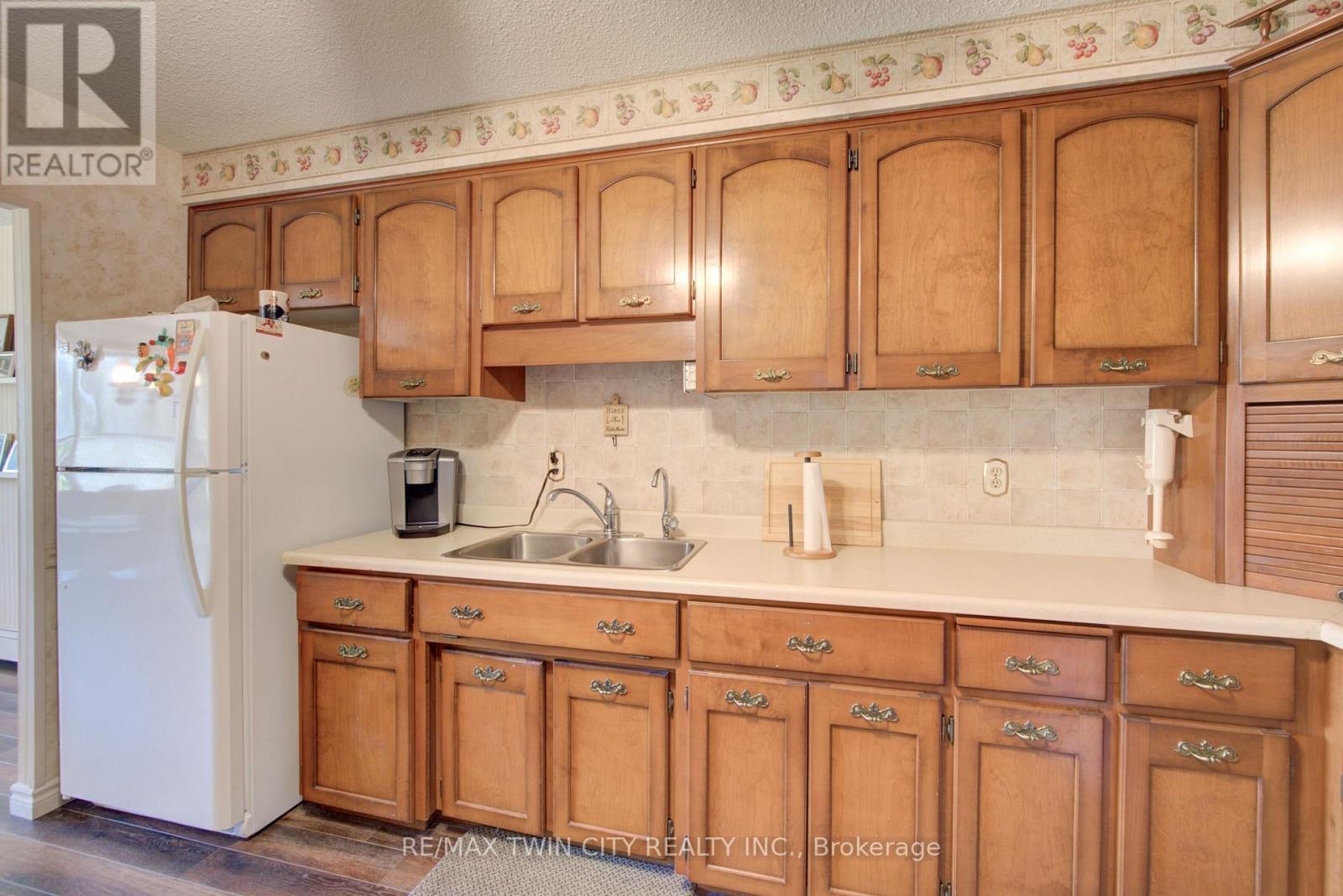 205 - 380 Champlain Boulevard Property Photo 19